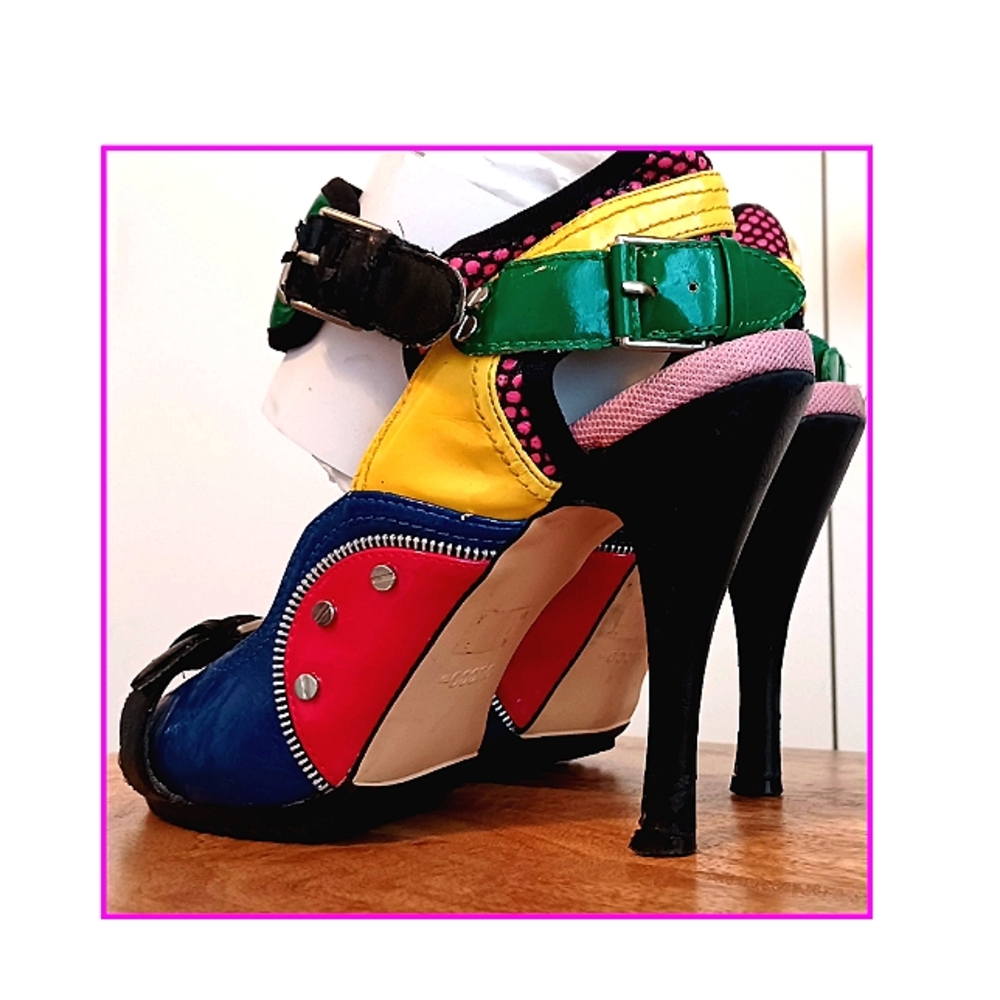 VINTAGE! PRE-OWNED* PEEP TOE SLING BACK BEAUTIES!